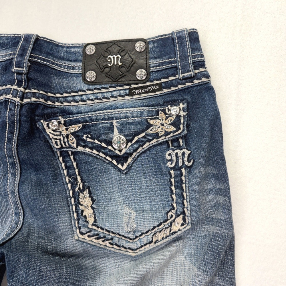 Miss Me Capri Jeans Womens 30 Blue Medium Wash Rhinestone Embroidered JP5418P - Picture 4 of 12